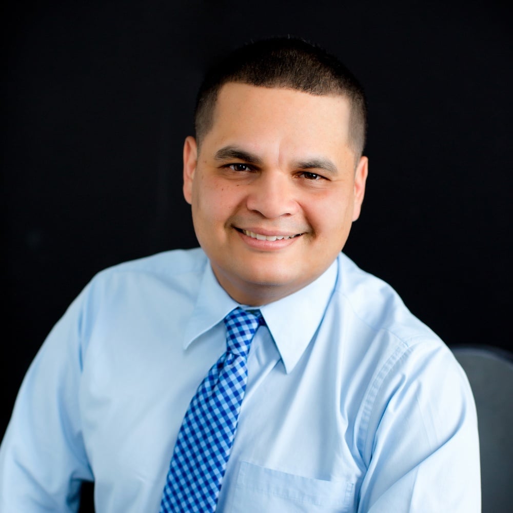 Victor_headshot_square