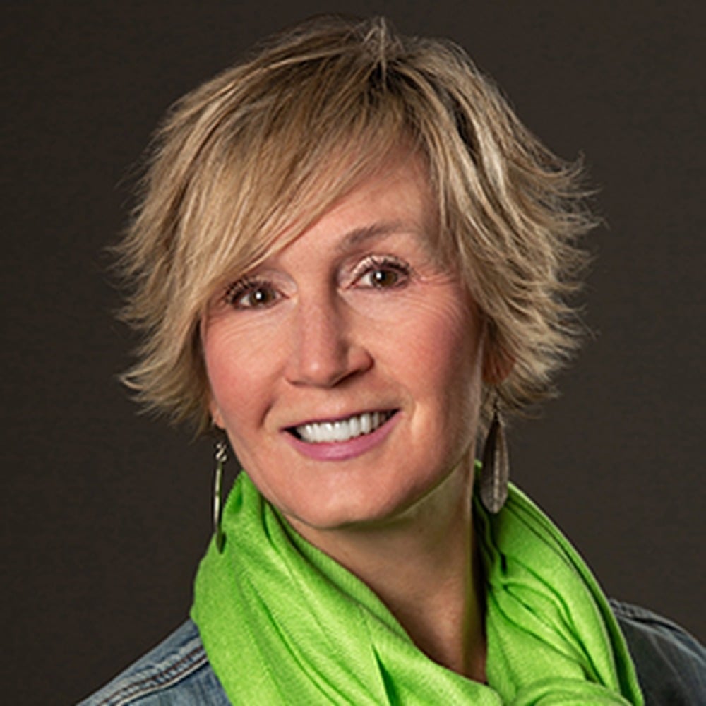 Tracie_Kenyon_headshot_square